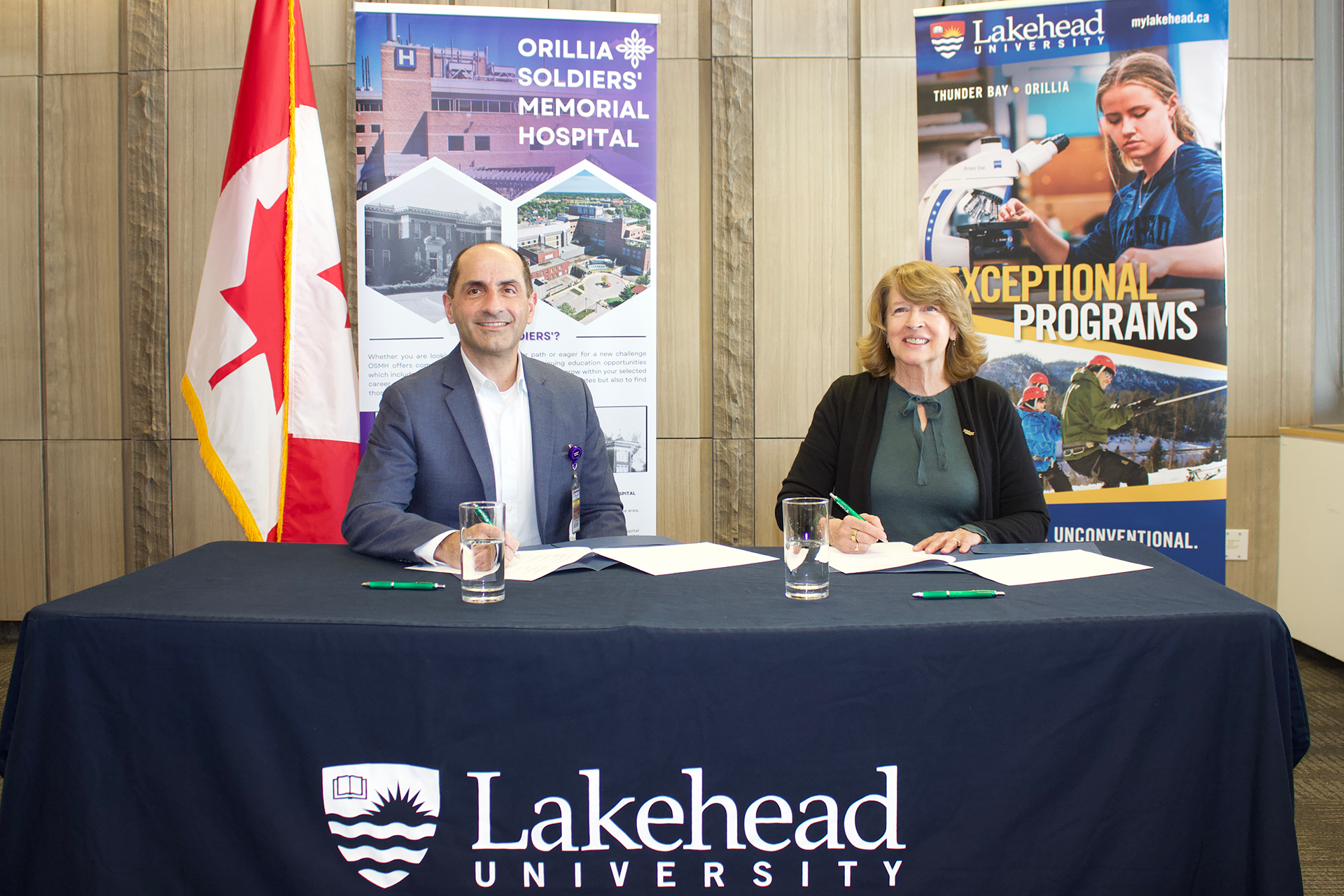 Carmine Stumpo and Dr. Moira McPherson at the OSMH-Lakehead MOU signing ceremony