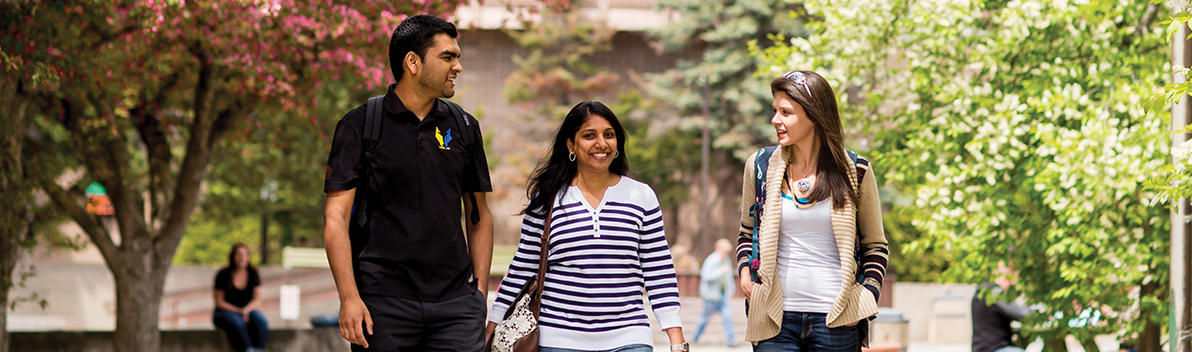 students walking outside Lakehead Thunder Bay