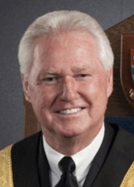 Lorne Everett headshot