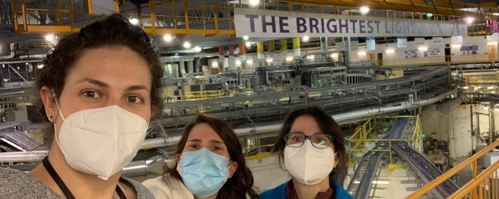 Dr. Laredo (right) at the Canadian Light Source facility with University of Guelph Food Science PhD candidate Stacie Dobson (left) and Dr. Erica Pensini with the University of Guelph’s School of Engineering (centre).
