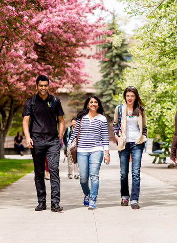 Students touring Lakehead campus
