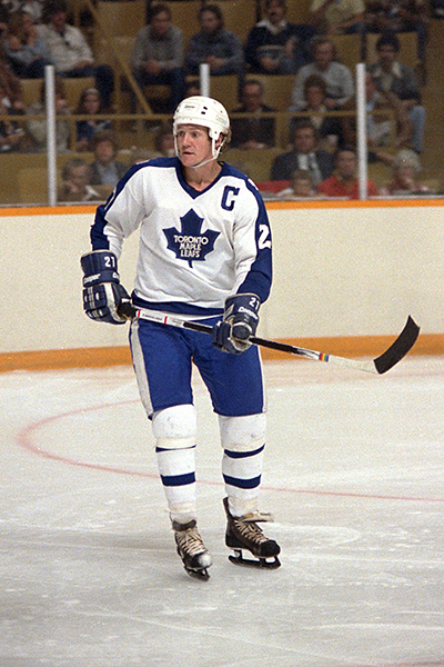 Darryl Sittler on the ice with the Toronto Maple Leafs