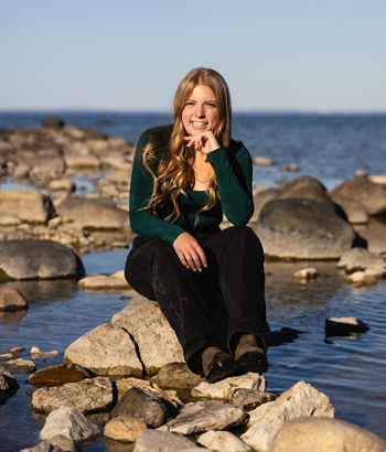 Photo of Katelyn smiling