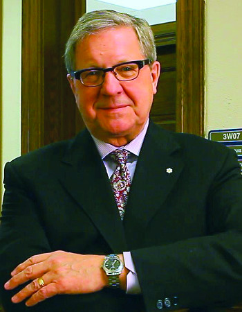 Photo of Dr. Lloyd Axworthy
