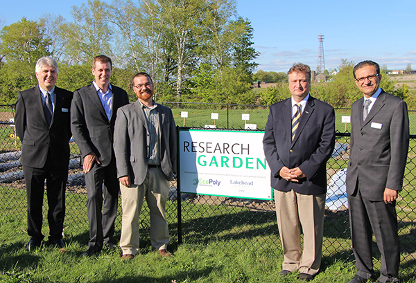 (left to right): Dr. Herman van den Berg, Acting Dean, Lakehead Orillia; Derek Rynard, EcoPoly Solutions Inc.; Dr. Chris Murray, Lakehead University Orillia; Dr. Brian Stevenson, Lakehead University President & Vice-Chancellor; and Baldev Pooni, Georgian College Vice-President, Academic.