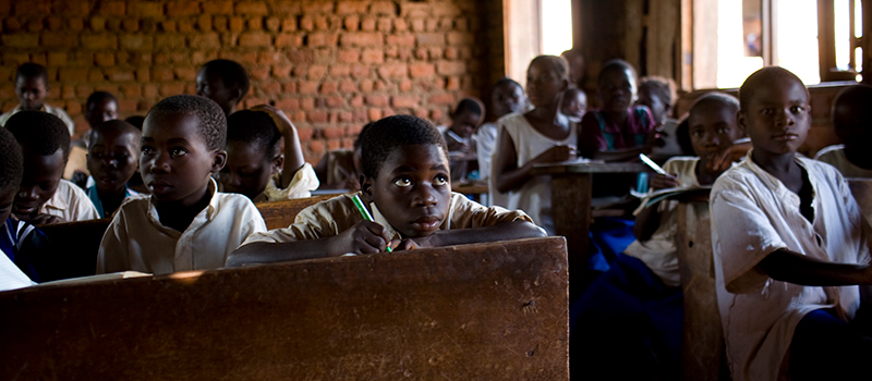 Young students in a War Child Canada-run classroom in the Democratic Republic of Congo